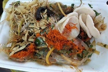 Đà Nẵng: 6 người phải nhập viện nghi bị ngộ độc thực phẩm do ăn bánh tráng trộn vỉa hè