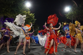 Sôi động chương trình Vũ hội đường phố Đà Nẵng