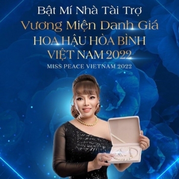 Nhà sáng lập ngọc trai Queen Pearl PQ ngồi 