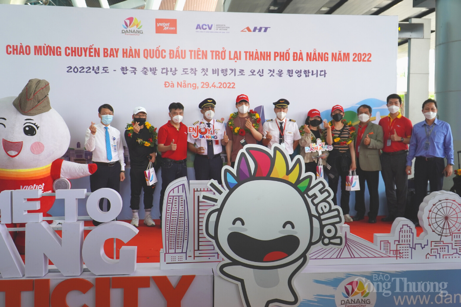 Hơn 220 du khách Hàn Quốc chào mùa du lịch biển Đà Nẵng