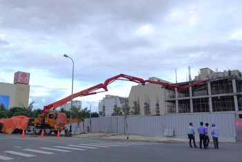 Công nhân thoát nạn vụ gãy cần trục xe phun bê tông kể gì về giây phút sinh tử?