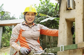 Những điển hình EVNCPC: Những bông hoa thắp sáng ngành Điện