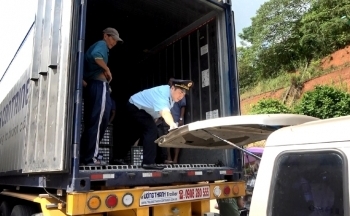 Doanh nghiệp kiến nghị không kiểm tra thực tế hàng quá cảnh còn niêm phong