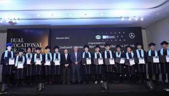 Mercedes-Benz Việt Nam phối hợp với trường Cao đẳng LILAMA2 đào tạo nghề cho kỹ thuật viên