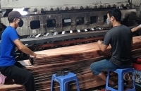 Làng nghề gỗ: Chuyển hướng bán hàng online thích ứng với dịch Covid- 19