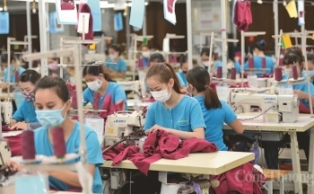 Kim ngạch xuất nhập khẩu hàng hoá 4 tháng vượt 210 tỷ USD