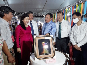 Khai mạc Hội chợ triển lãm hàng lưu niệm Thủ đô năm 2022