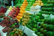 Hà Nội thí điểm quản lý cửa hàng kinh doanh trái cây trong nội thành
