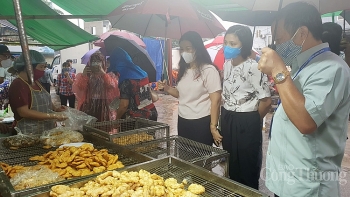 Hà Nội yêu cầu chợ Long Biên tăng cường chống dịch Covid-19