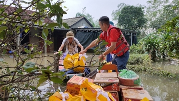 Tập đoàn Central Retail trao 500 phần quà hỗ trợ người dân tỉnh Thừa Thiên Huế