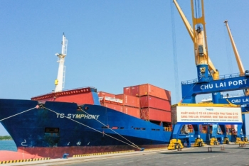 THACO xuất khẩu hơn 200 ô tô và linh kiện phụ tùng trong ngày ra quân đầu năm Tân Sửu