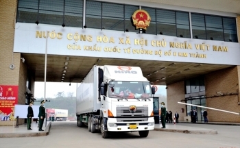 Xuất khẩu 100 tấn thanh long ngày đầu năm mới ở Cửa khẩu Kim Thành