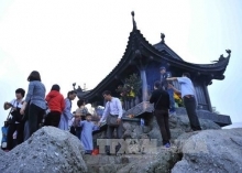 Mở cửa đầu Xuân, Quảng Ninh hút khách đến các điểm du lịch tâm linh