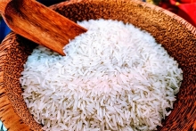 Xuất khẩu lạc quan, giá gạo xuất khẩu của Việt Nam tăng 5 USD