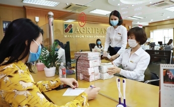 Ngân hàng mạnh tay đẩy vốn ra thị trường