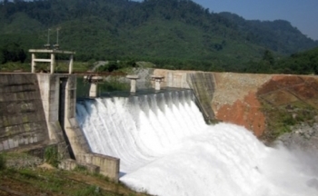 Bài 5: Giải pháp nào để sống chung với cả lũ và thủy điện nhỏ?