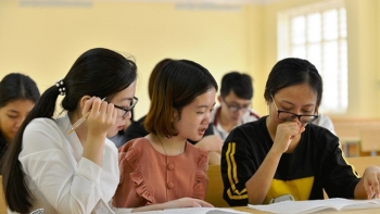 Điều kỳ diệu viết lên từ cô giáo không có hai tay