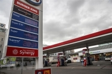 Giá dầu Brent giảm xuống dưới 100 USD/thùng trong phiên 11/4