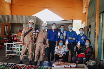 Đoàn Thanh niên Nhà máy Nhiệt điện Vĩnh Tân 4 phối hợp tuyên truyền phòng chống dịch Covid-19