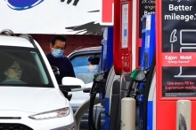 Giá dầu thế giới biến động nhẹ trước mối lo ngại về một cuộc suy thoái