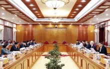 Bộ Chính trị chỉ đạo đẩy mạnh tinh giản biên chế