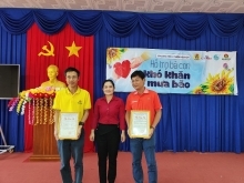 Công ty CP Phân bón Dầu khí Cà Mau trợ sức khắc phục thiệt hại do mưa dông