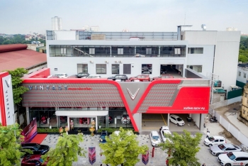 Cận cảnh showroom 3S lớn nhất Việt Nam của VinFast