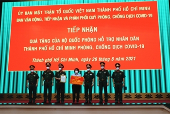 Bộ Quốc phòng tặng gạo và quà cho nhân dân TP. Hồ Chí Minh, MB góp tặng 4.000 tấn gạo