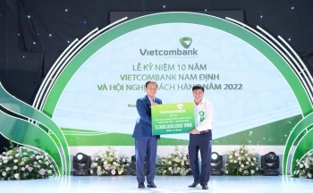 Ngân hàng TMCP Ngoại thương Việt Nam trao 5 tỷ đồng hỗ trợ kinh phí xây trường học tại Nam Định