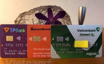 Xem xét miễn giảm lãi, phí cho chủ thẻ tín dụng khó khăn vì COVID-19