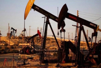 Giá dầu ổn định do sản lượng của OPEC tăng chậm