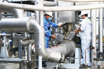 Phân Bón Cà Mau dừng máy để thực hiện bảo dưỡng tổng thể