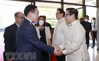 Chủ tịch Quốc hội Vương Đình Huệ bắt đầu thăm chính thức Philippines