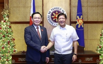Chủ tịch Quốc hội Vương Đình Huệ hội kiến Tổng thống Philippines