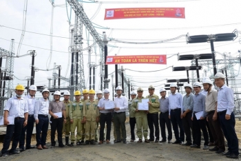 Công đoàn Điện lực Việt Nam thăm hỏi các đơn vị thi công nước rút xây dựng ĐZ 500kV mạch 3