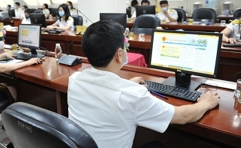 Tiếp tục giảm nhiều loại phí, lệ phí để tháo gỡ khó khăn bởi dịch Covid-19