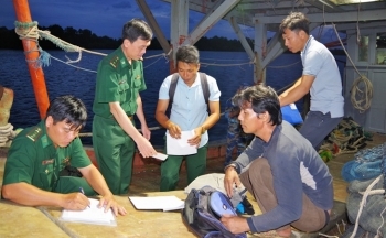 BĐBP Cà Mau bắt giữ 2 tàu chở dầu DO không rõ nguồn gốc