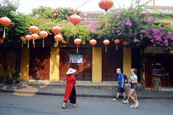 Việc làm ngành du lịch bị ảnh hưởng bởi Covid-19 như thế nào?