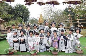 Ấn tượng mẫu nhí trong trang phục áo dài “Nét xưa”