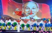 “Tháng Năm nhớ Bác” tại Làng Văn hóa