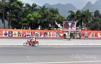 Hà Giang rực rỡ cờ, pa nô trước ngày bầu cử
