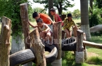 Sân chơi phiêu lưu, khuyến khích trẻ em tự do, sáng tạo
