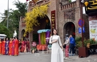 Làng lụa nghìn tuổi vào hội