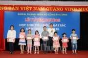 Tuyên dương học sinh tiêu biểu xuất sắc năm học 2015 - 2016