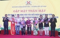 Tri ân các thế hệ văn nghệ sỹ, vận động viên tiêu biểu đóng góp cho sự phát triển của ngành Than và tỉnh Quảng Ninh