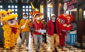 Quảng Ninh đón đoàn khách du lịch thăm vịnh Hạ Long đầu tiên năm Nhâm Dần 2022