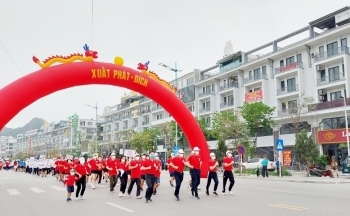 Quảng Ninh: Hàng nghìn người tham gia chạy tập thể