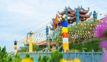 Chùa Ba Vàng phản pháo 