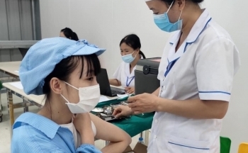 Quảng Ninh: Đẩy nhanh tiến độ tiêm vắc-xin cho công nhân tại các khu công nghiệp