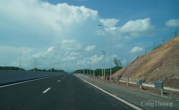 Quảng Ninh: Cao tốc Vân Đồn - Móng Cái chưa thể khai thác từ 1/8